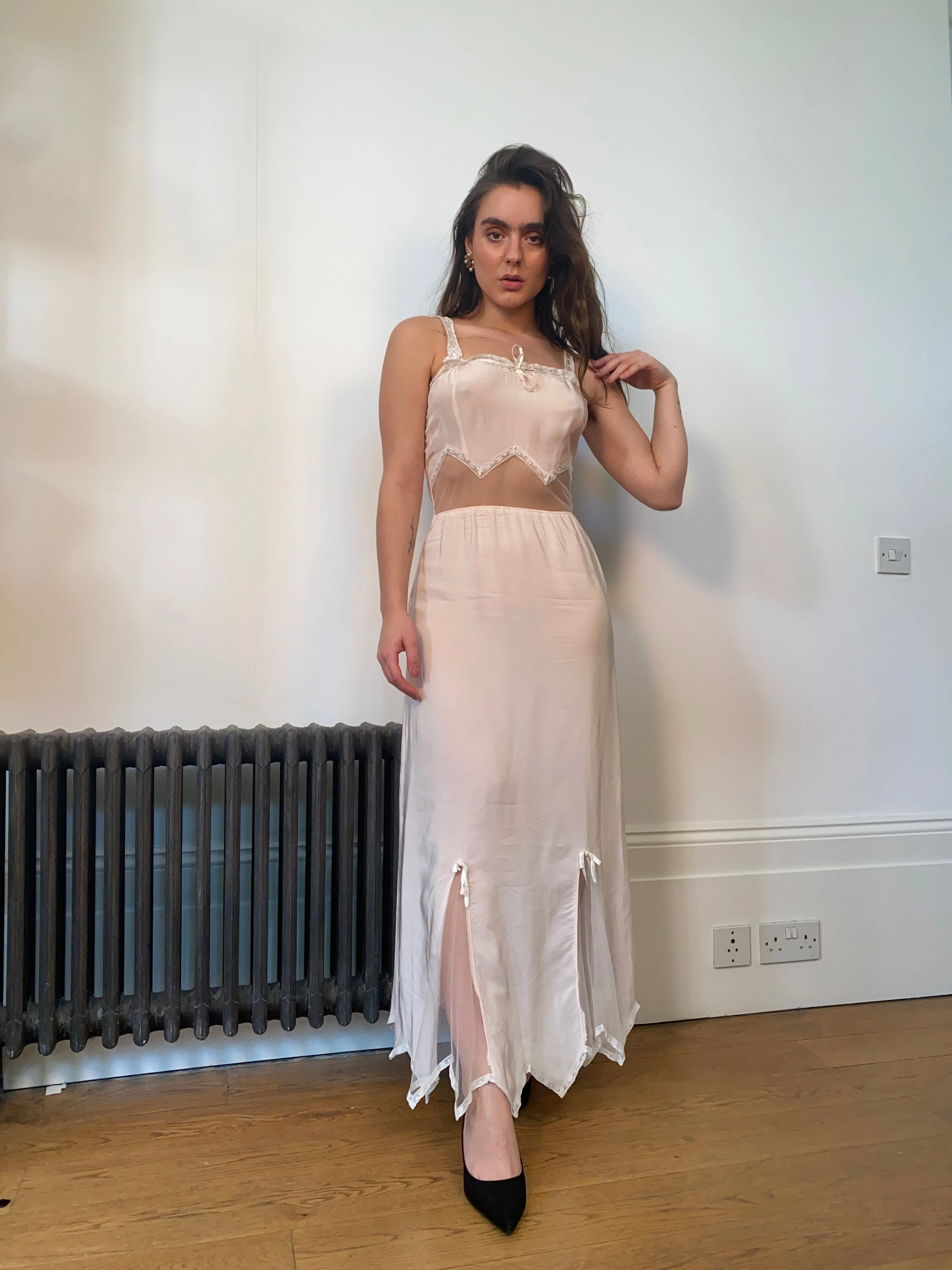 ARCHIVE - 1950s Cut Out Pink and Lace Tulle Nightdress