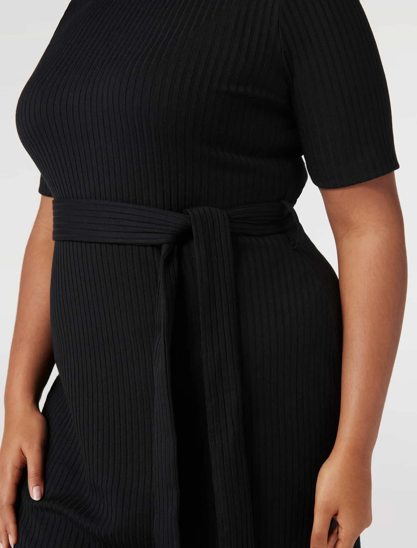 Scarlett Curve Short Sleeve Dress