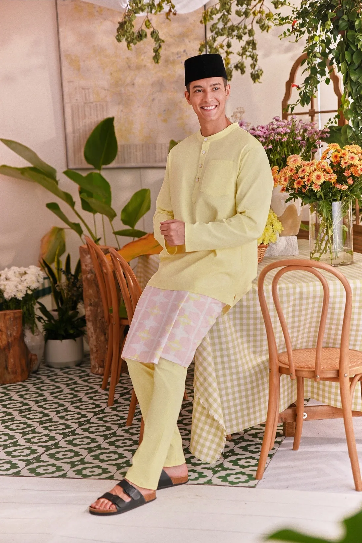 The Perfect Men Slim Fit Pants - Light Yellow