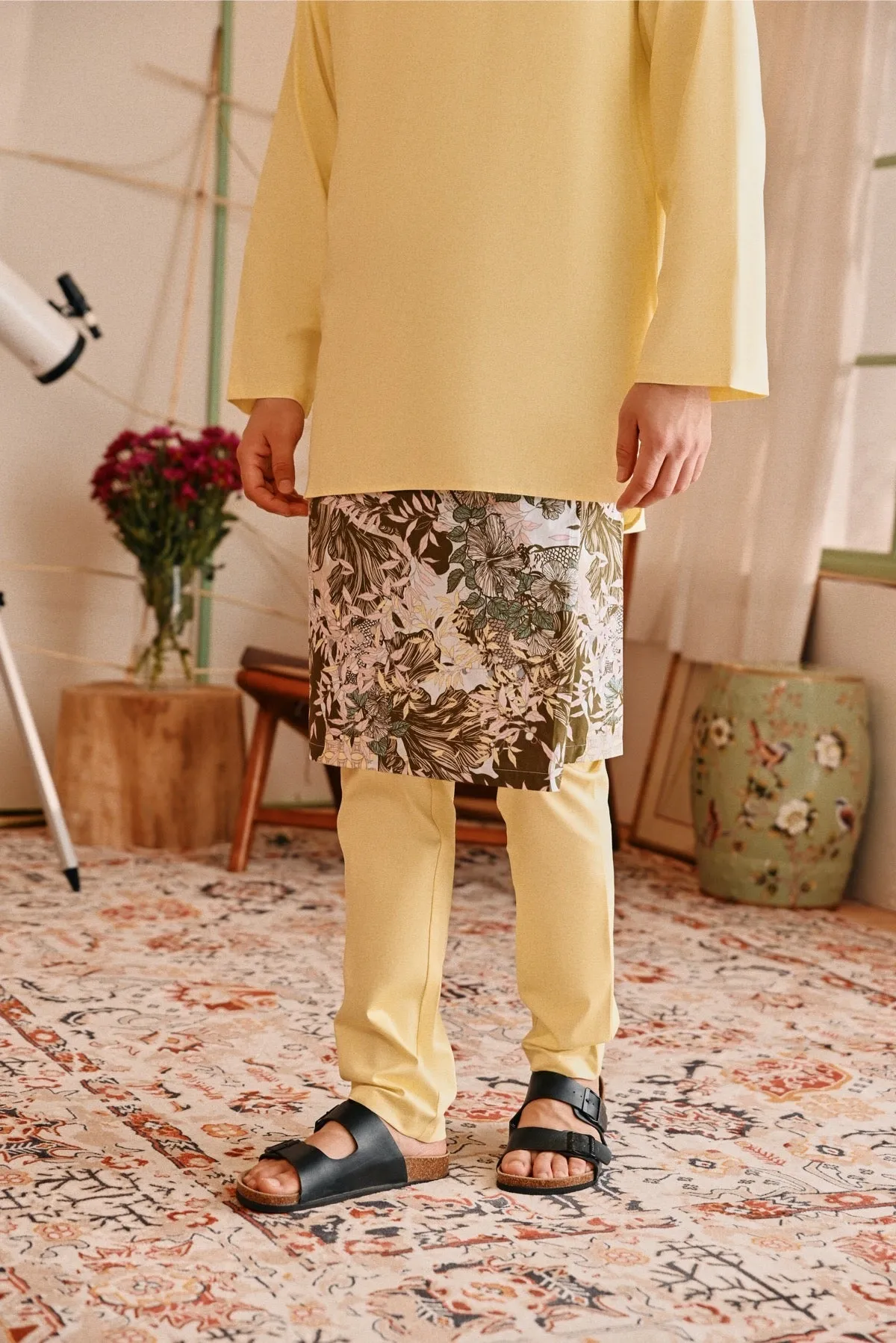 The Perfect Men Slim Fit Pants - Light Yellow