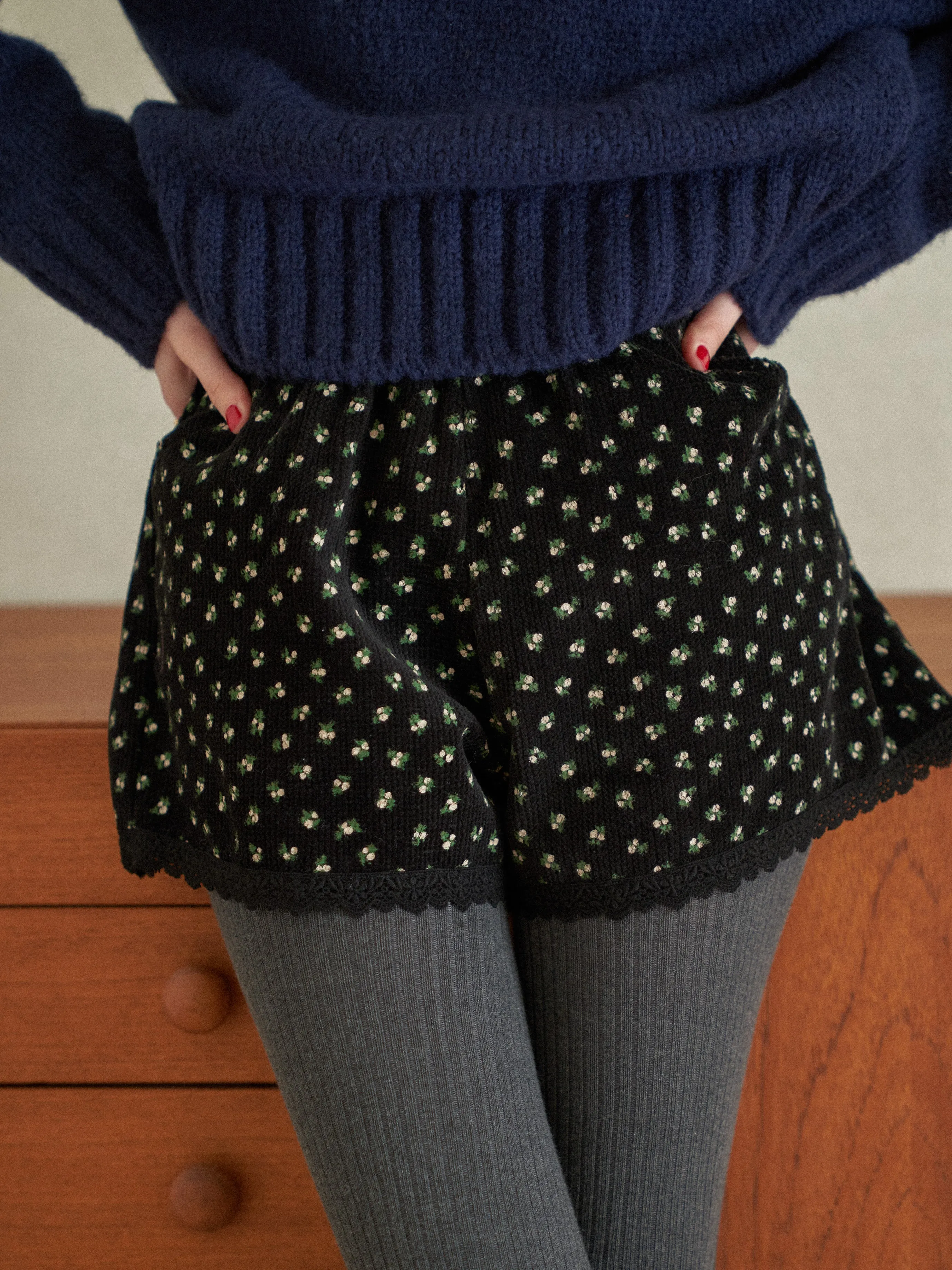 Tiny Flower Corduroy Half Pants