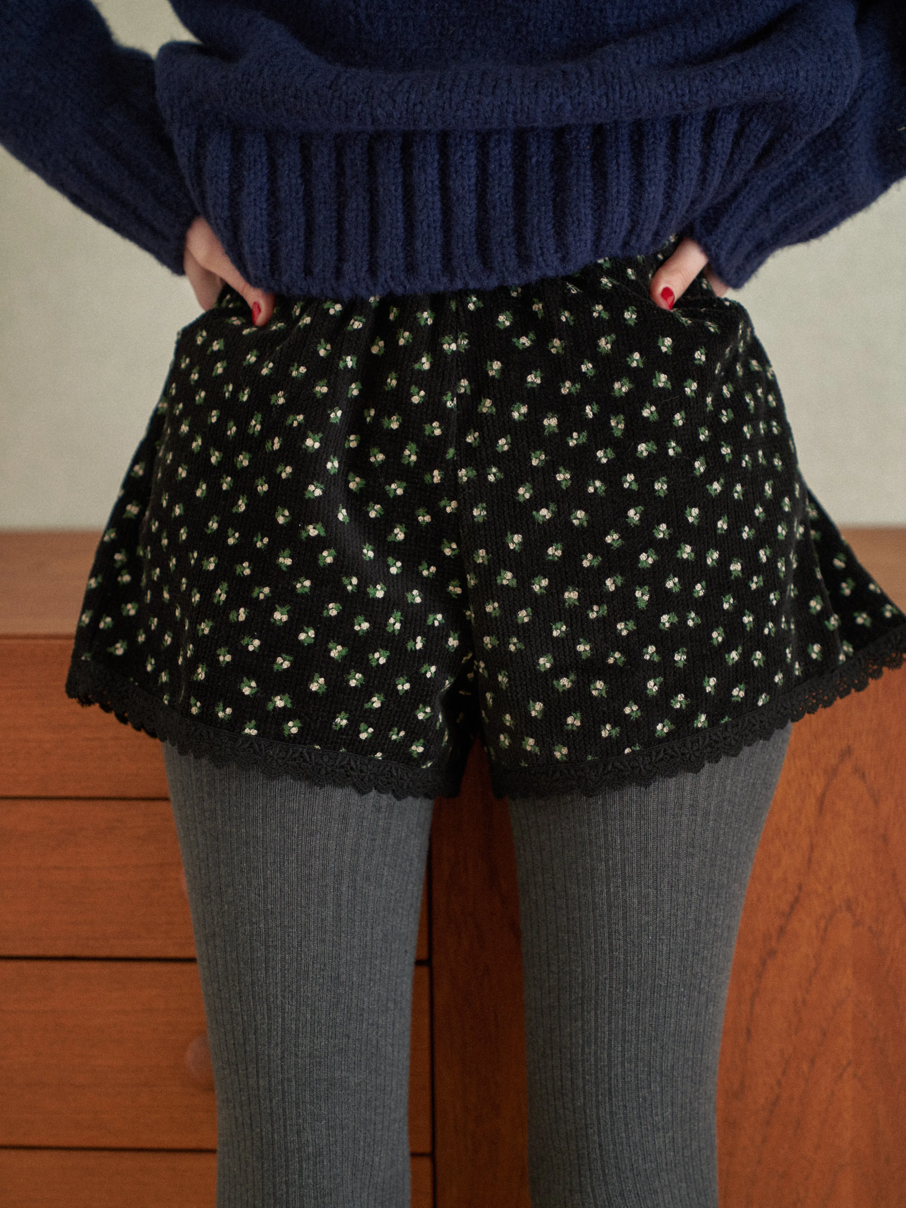 Tiny Flower Corduroy Half Pants
