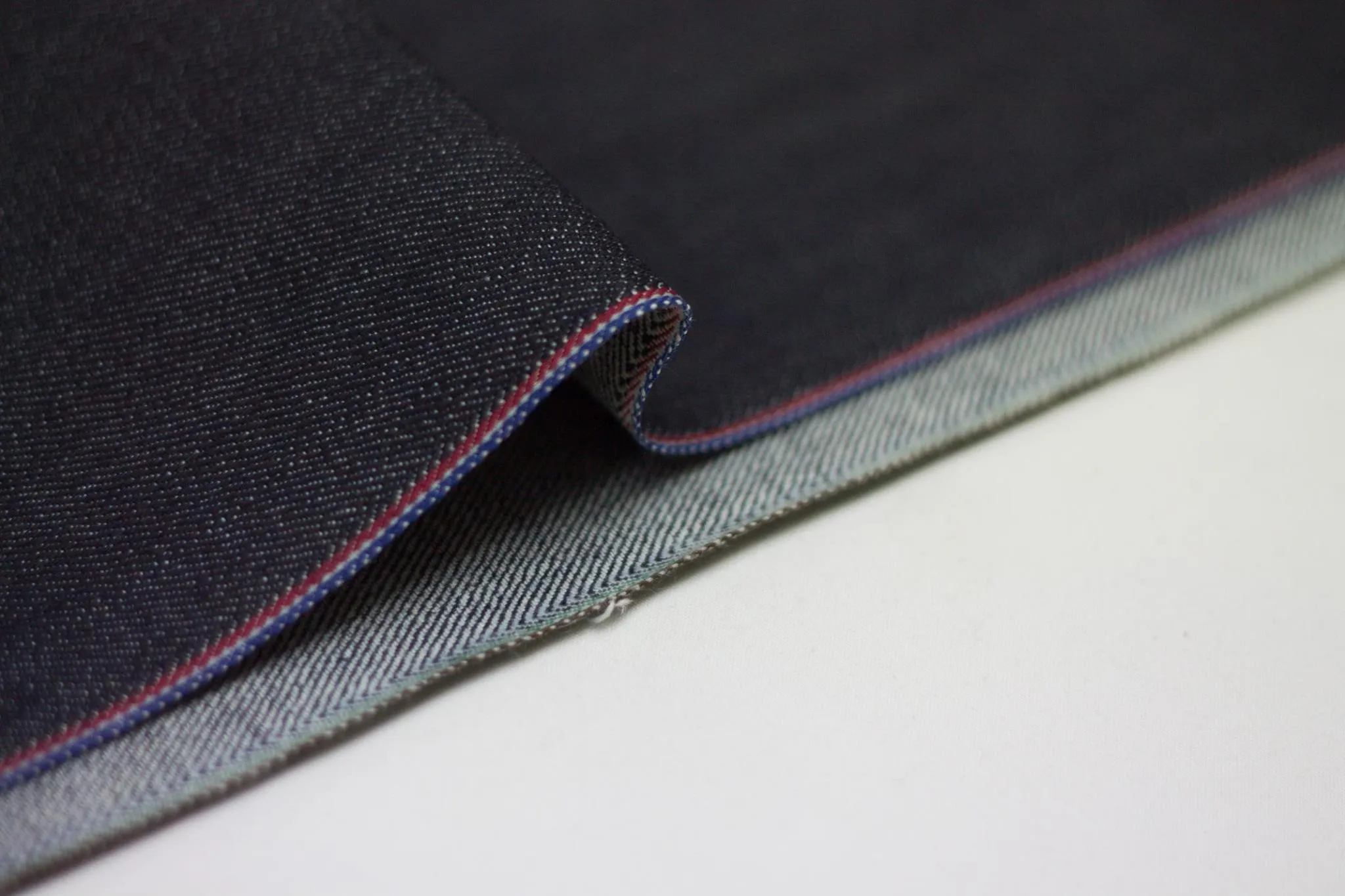 TWO TONE STRETCH SELVEDGE DENIM