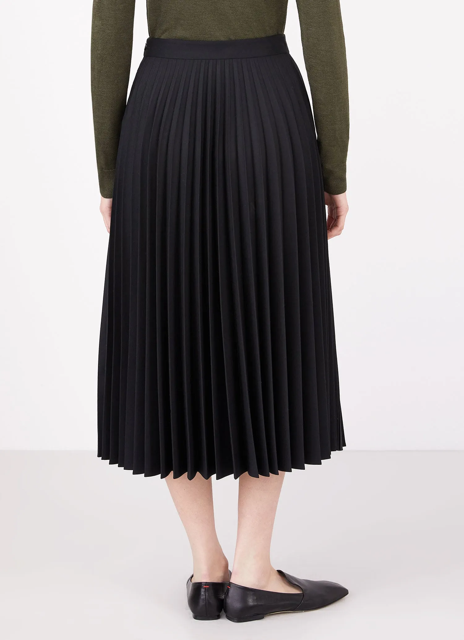 Women's Pleated Skirt in Black