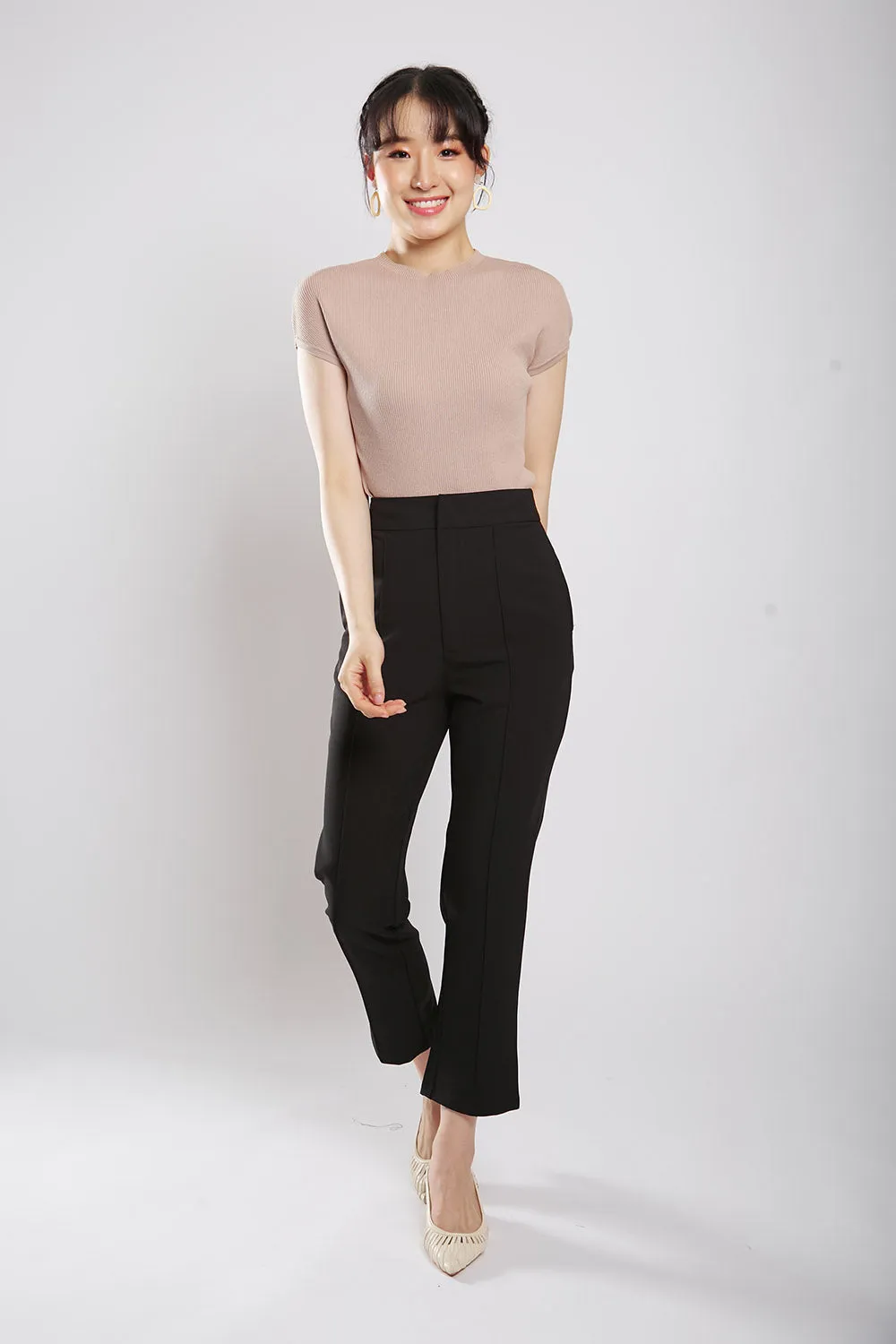 Yuri Tapered Pants in Black