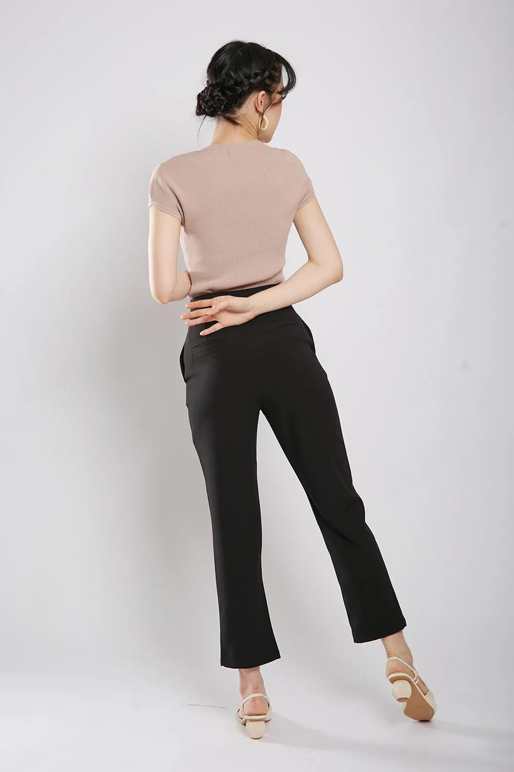 Yuri Tapered Pants in Black